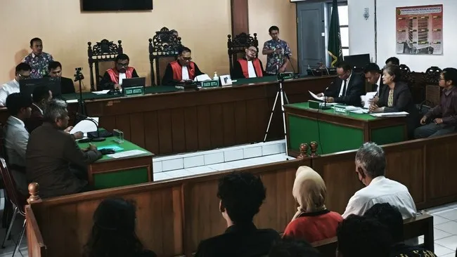 Sidang Lanjutan Ijazah, Kubu Jokowi Tolak Baca Sumpah Pemutus. (Detik Jateng).
