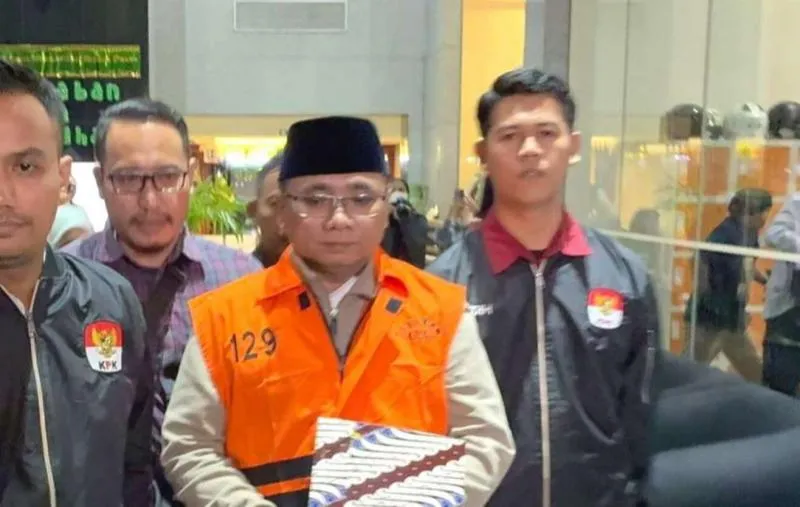 Bekas Menteri Agama Yaqut Cholil Qoumas ditahan KPK (Intip24news.com)