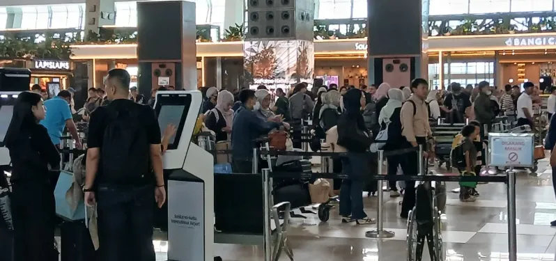 Ilustrasi: Suasana di Bandara Soeta jelang Idul Fitri 1447. (Antara)