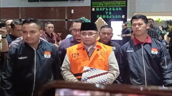 Mantan Menteri Agama (Menag) Yaqut Cholil Qoumas ditahan Komisi Pemberantasan Korupsi (KPK), Kamis (12/3/2026). (foto: inews/nur khabibi)