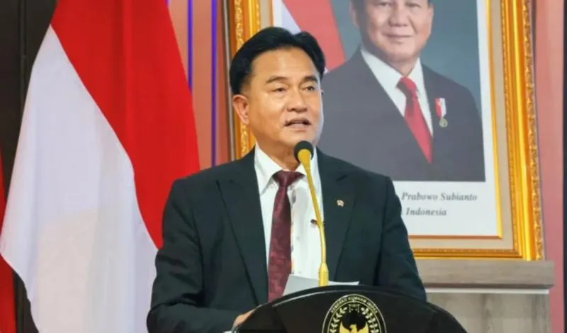 Yusril Ihza Mahendra Menko Kumham Imipas dalam acara pengarahan terhadap pegawai mutasi ke Kemenko Kumham Imipas di Jakarta, Senin (10/2/2025). Foto: Kemenko Kumham Imipas RI