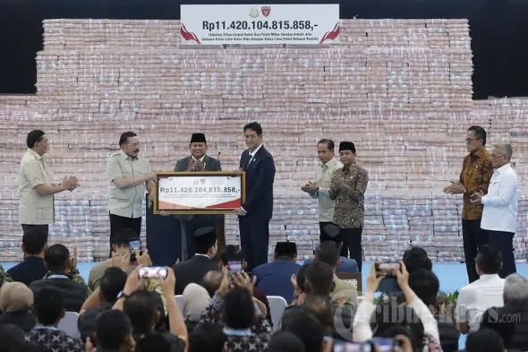 Gunungan Uang Rp 11,4 Triliun Menggunung di Kejagung!    foto : tribun