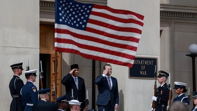 Menhan Sjafrie Sjamsoeddin Bertemu Menhan AS Pete Hegseth di Pentagon. (Reuters).