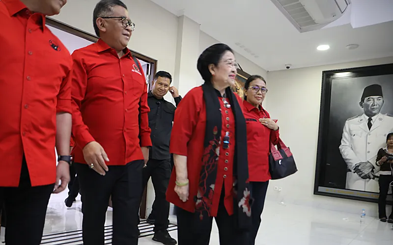 Presiden kelima RI sekaligus Ketua Umum PDI-P Megawati Soekarnoputri menegaskan gerakan menolak pangkalan militer asing masih relevan diterapkan Indonesia di tengah situasi global saat ini. Megawati menekankan bahwa semangat KAA dan Gerakan Non-Blok (GNB) merupakan jawaban terbaik untuk mengikis pengaruh neokolonialisme dan imperialisme (Nekolim). Robinsar Nainggolan