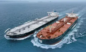 Iran Setuju Berhenti Pungut Tarif Kapal di Selat Hormuz