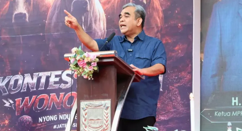 Ketua MPR RI Ahmad Muzani membuka Kontes Sapi Piala Ketua MPR RI di Kabupaten Wonosobo, Jawa Tengah pada Sabtu (25/4). (Antara)