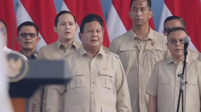 Hadir di Monas, Prabowo Sapa & Salami Langsung Buruh di May Day 2026. (Setpres).