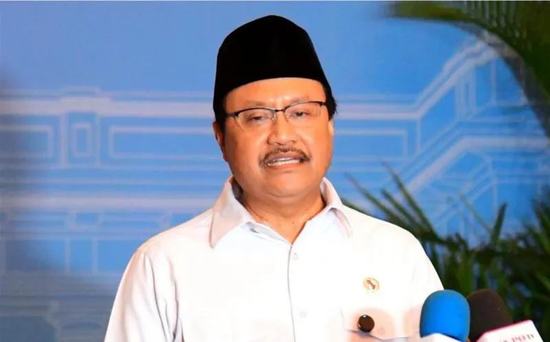 Menteri Sosial (Mensos) Saifullah Yusuf menyampaikan keterangannya di Kompleks Istana Kepresidenan Jakarta, pada Selasa, 4 Maret 2025. Foto: BPMI Setpres