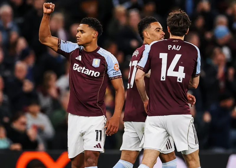Skuad Aston Villa Saat Selebrasi Gol Lawan Liverpool di Lanjutan Liga Inggris. [Foto : Aston Villa]