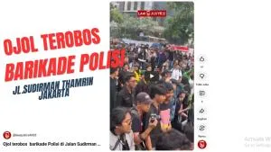 Ojol Terobos Barikade Polisi di Jalan Sudirman Thamrin
