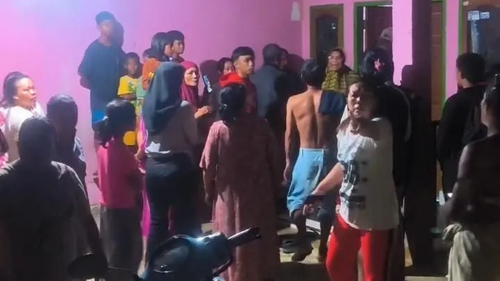 Heboh 2 Lurah di Kendari Pesta Miras & Open BO di Kantor Kelurahan. (Istimewa).