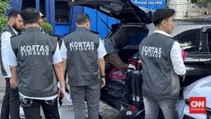 Polri Bawa Bukti Impor HP Seken dari Penggeledahan Bea Cukai Sidoarjo