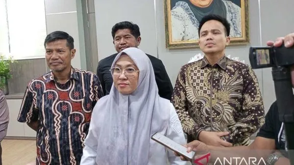 Bupati Gowa Sitti Husniah Talenrang memberikan keterangan terkait sidang Pansus Hak Angket DPRD Gowa, Rabu (24/6/2026). (ANTARA/Muh Hasanuddin)