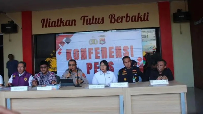 Polda NTB Konferensi Pers Kasus Terbakarnya 4 Santri (Antara)