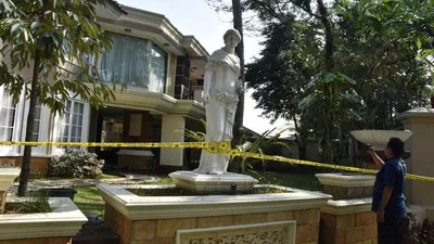 Polisi tengah mendalami kepemilikan rumah di Parahyangan Golf 2, Sentul, Kabupaten Bogor yang turut digeledah terkait tiga kasus korupsi. (ARIF FIRMANSYAH/ARIF FIRMANSYAH)