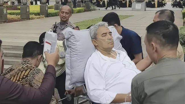 Dilarikan ke Rumah Sakit, Begini Kondisi Terkini Walkot Bandung Farhan. (Detik).