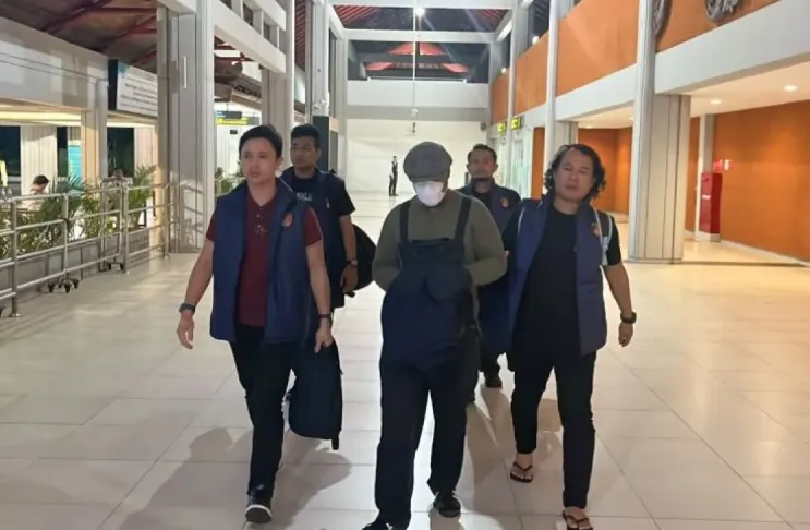 Tim gabungan Polda Bali, Polres Badung, Polres Metro Bandara Soekarno-Hatta, dan pihak Imigrasi berhasil menangkap terduga pelaku penembakan yang melukai seorang warga negara (WN) China dan security di Canggu, Kabupaten Badung, Bali. (Antaranews)