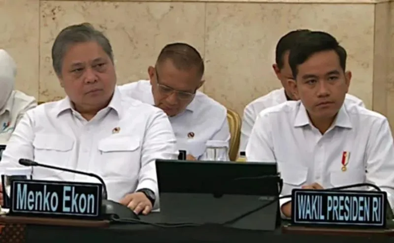 Heboh Wapres Gibran Tak Duduk di Samping Prabowo saat Rapat Kabinet. (Istimewa).