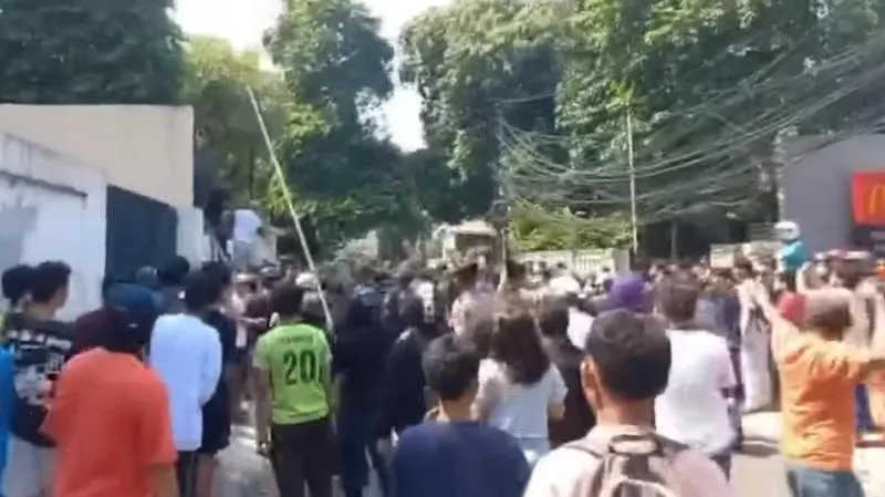 Bentrokan di Jalan Tambak Menteng, 7 Orang Ditetapkan Jadi Tersangka. (Istimewa).