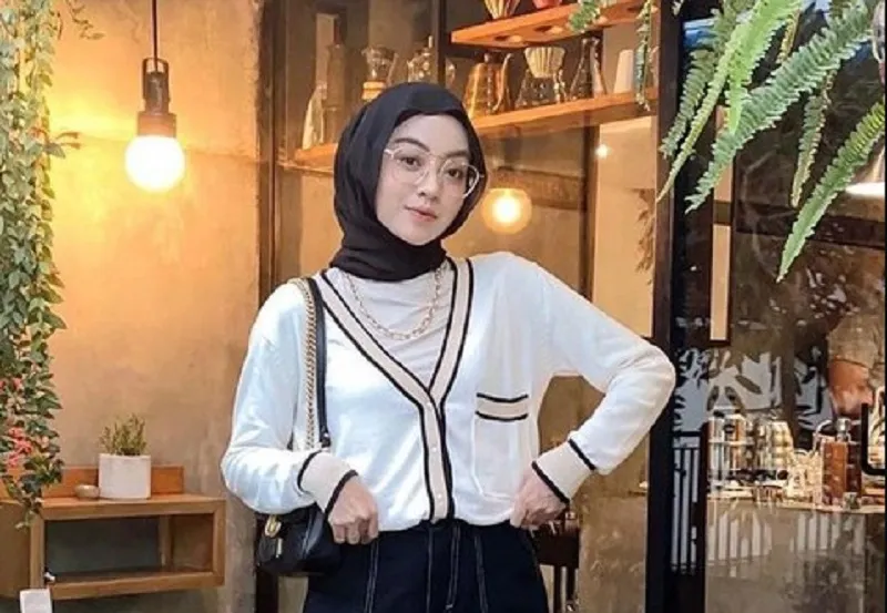 Ilustrasi Outfit Hijab - Sumber Foto: Detik.net/ Law-Justice.Co