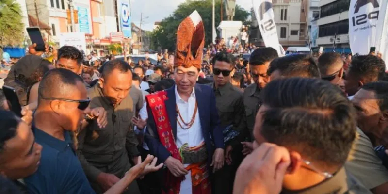 Ketika Safari Politik Jokowi Bertendensi Merusak Budaya Lokal. (Dokumen PSI).