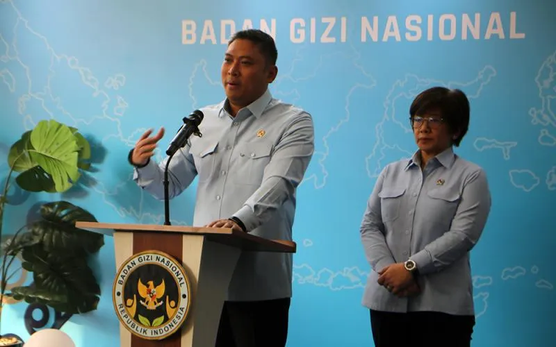 Kepala Badan Gizi Nasional (BGN) Sudaryono saat konferensi pers di Kantor BGN, Jakarta, Jumat (7/8/2026). Kepala Badan Gizi Nasional (BGN) Sudaryono menemukan sekitar 950 Satuan Pelayanan Pemenuhan Gizi (SPPG) atau dapur penyedia Program Makan Bergizi Gratis (MBG) diduga belum memenuhi standar dan sanitasi atau sertifikat Sertifikat Laik Higiene Sanitasi (SLHS). Robinsar Nainggolan