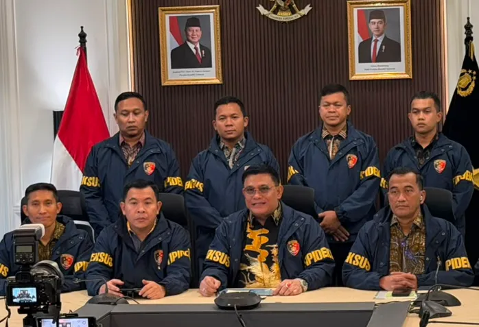 Dirtipideksus Bareskrim Polri Brigjen Ade Safri Simanjuntak SIK M.Si (tengah). (ist)