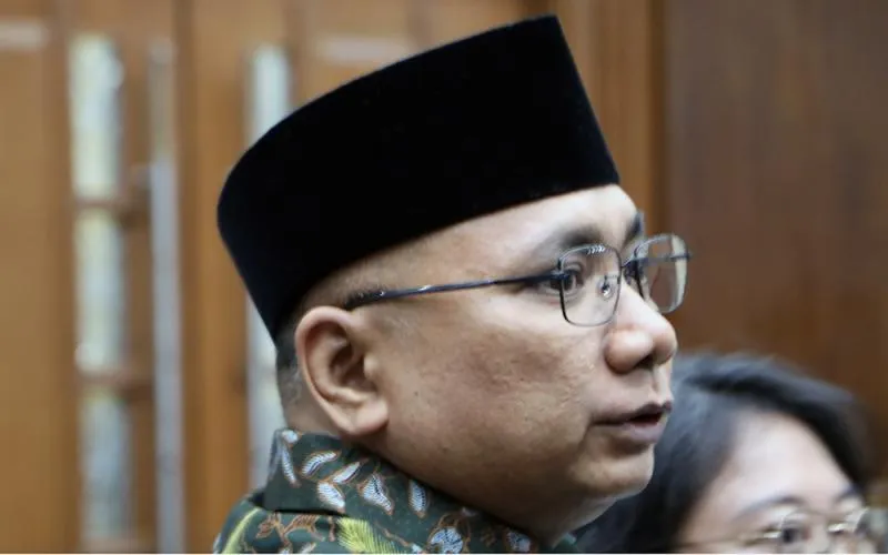 Mantan Menteri Agama Yaqut Cholil Qoumas (Gus Yaqut) menjalani sidang perdana kasus dugaan korupsi kuota haji tambahan tahun 2023–2024 di Pengadilan Tipikor pada Pengadilan Negeri Jakarta Pusat, Selasa, (11/8/2026). Jaksa KPK mendakwa tindakan Gus Yaqut telah merugikan keuangan negara sebesar Rp 622 miliar berdasarkan audit Badan Pemeriksa Keuangan (BPK). Robinsar Nainggolan