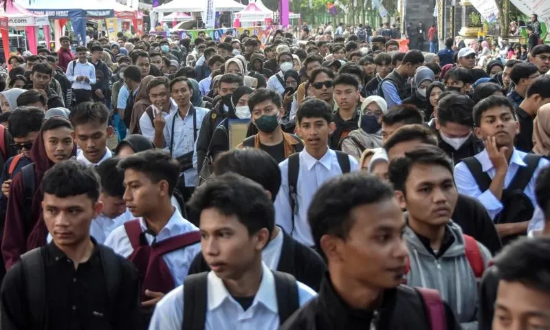 1 Juta Sarjana Menganggur, Mengapa Gelar Pendidikan Tak Menjamin    foto  : validnews.id