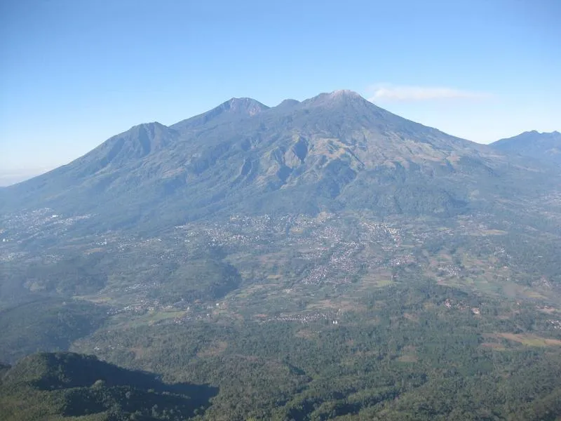Gunung Arjuno (Wikipedia)