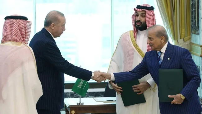 Soal Pakta Makkah, Iran Tegaskan Saatnya Amerika Hengkang dari Timteng. (Istimewa).