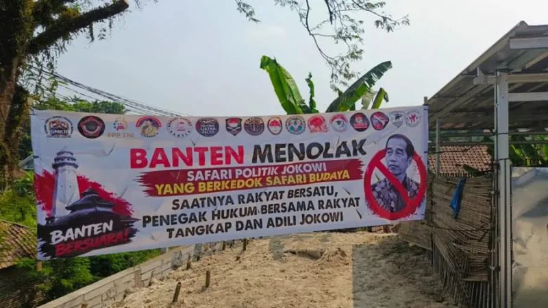 Respons PSI soal Heboh Spanduk Penolakan Safari Jokowi di Banten. (Istimewa).