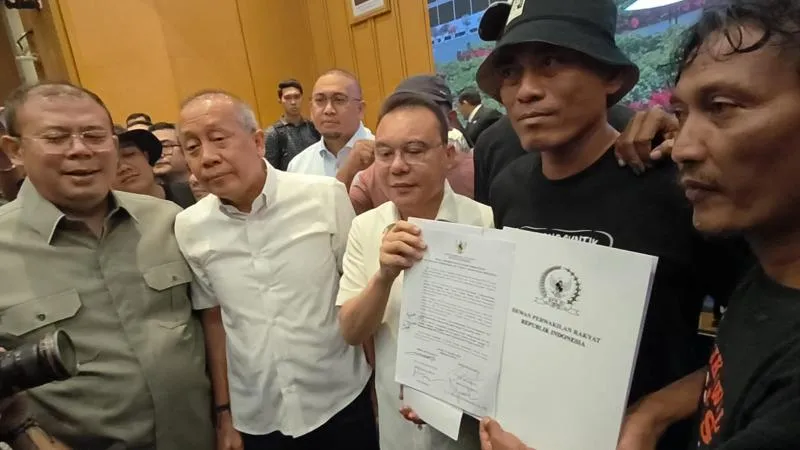DPR RI Janji Maksimal 15 Desember RUU Perampasan Aset Rampung. (Berita Nasional).