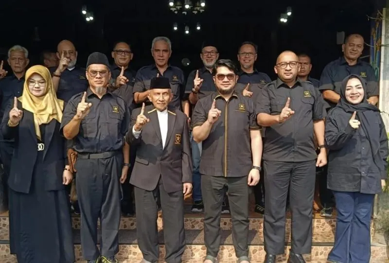 Resmi, Ketua Umum dan Sekjen Partai Ummat Mundur dari Jabatan. (rri).