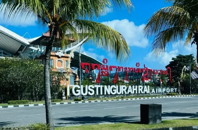 Ilustrasi: Bandara I Gusti Ngurah Rai di Badung, Bali, tak luput dari dampak letusan Gunung Anak Krakatau, sejumlah penerbangan dari dan ke Jakarta dan Badung ditunda atau dibatalkan. (Kakinews)