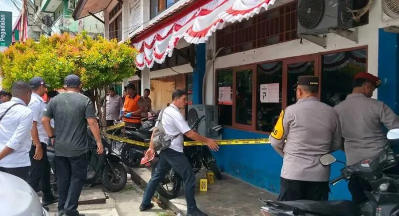 OTK Diduga Lempari Kantor Komnas HAM di Papua dengan Bom Molotov. (Kompas).