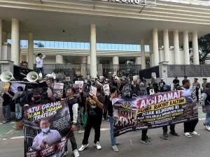 Aksi di Kejagung, PESUT Kaltim: Audit Tambang Tahura Bukit Soeharto