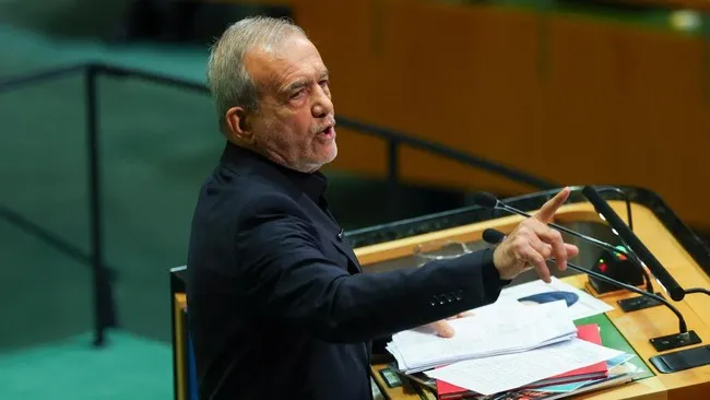 Di Sidang PBB, Pezeshkian Sebut Israel yang Punya Bom Nuklir, Bukan Iran. (cnnindonesia).