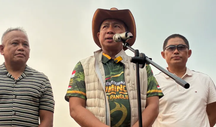 Panglima TNI Jenderal TNI Agus Subianto di sela-sela acara Festival Band dalam rangkaian acara HUT TNI di Pancoran, Jakarta, Minggu (27/9/2026). (Kompas)