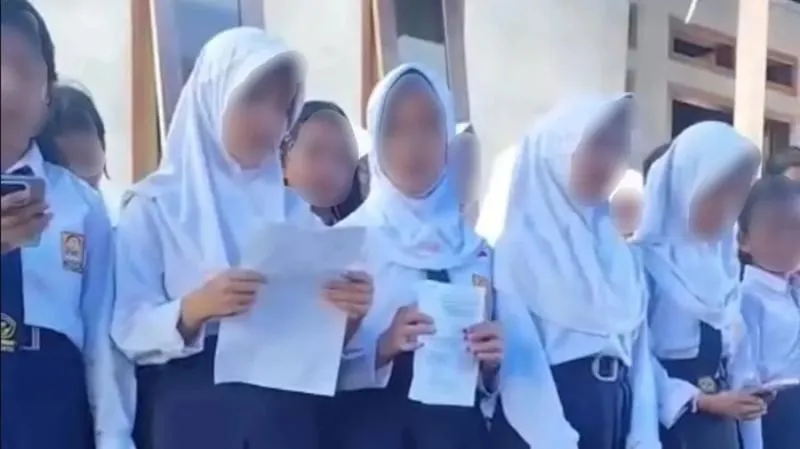 Heboh Siswi Berjilbab di Luwu Nyanyikan Lagu Rohani Kristen. (Istimewa).