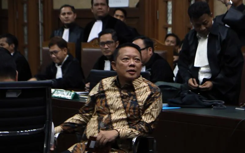 Sidang perdana kasus tindak pidana korupsi (Tipikor) dan tindak pidana pencucian uang (TPPU) dengan terdakwa mantan Jampidsus Kejaksaan Agung, Febrie Adriansyah, resmi digelar hari ini, Rabu, (7/10/2026), di Pengadilan Tipikor Jakarta Pusat. Agenda sidang pertama ini adalah pembacaan surat dakwaan oleh Jaksa Penuntut Umum (JPU). Robinsar Nainggolan