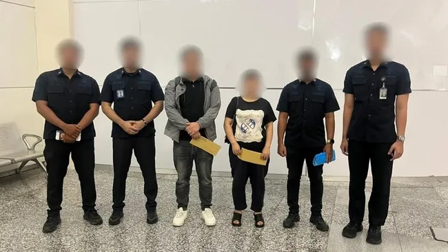Buka Praktik Ilegal di Bali, Imigrasi Deportasi 2 Dokter Asal China. (Istimewa).