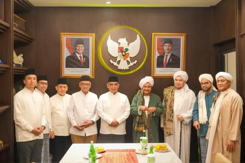 Ketua MPR Sebut Umat Indonesia Selalu Antusias Mengikuti Dakwah Habib Umar. (Istimewa).