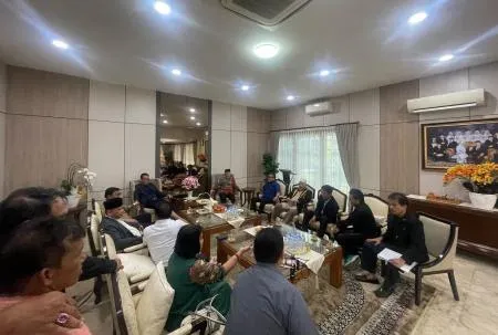 Tampung Usulan Pemakzulan Gibran, Wakil Ketua DPD RI Tegaskan Kami Takkan Diam. (Istimewa).
