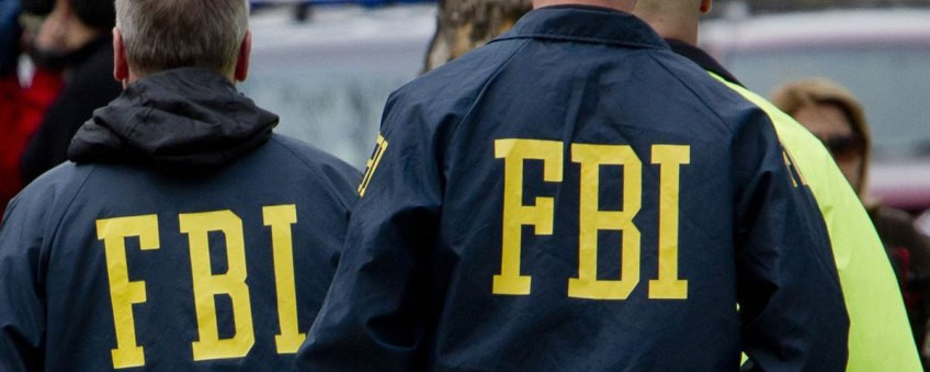 Petugas FBI (foto: worldpoliticus.com)