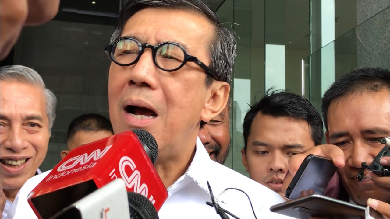 Menkumham Yasonna H Laoly, usai diperiksa di Gedung KPK, Rabu (8/1/2018) (Foto: Adrian Syahalam)