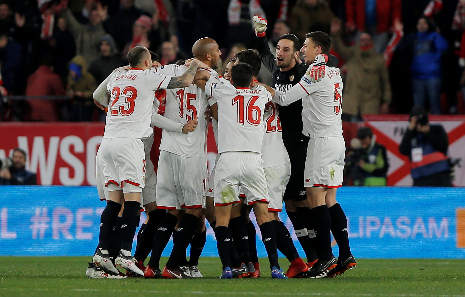 Para pemain Sevilla merayakan kemenangana atas Leganes di partai semifinal Copa Del Rey