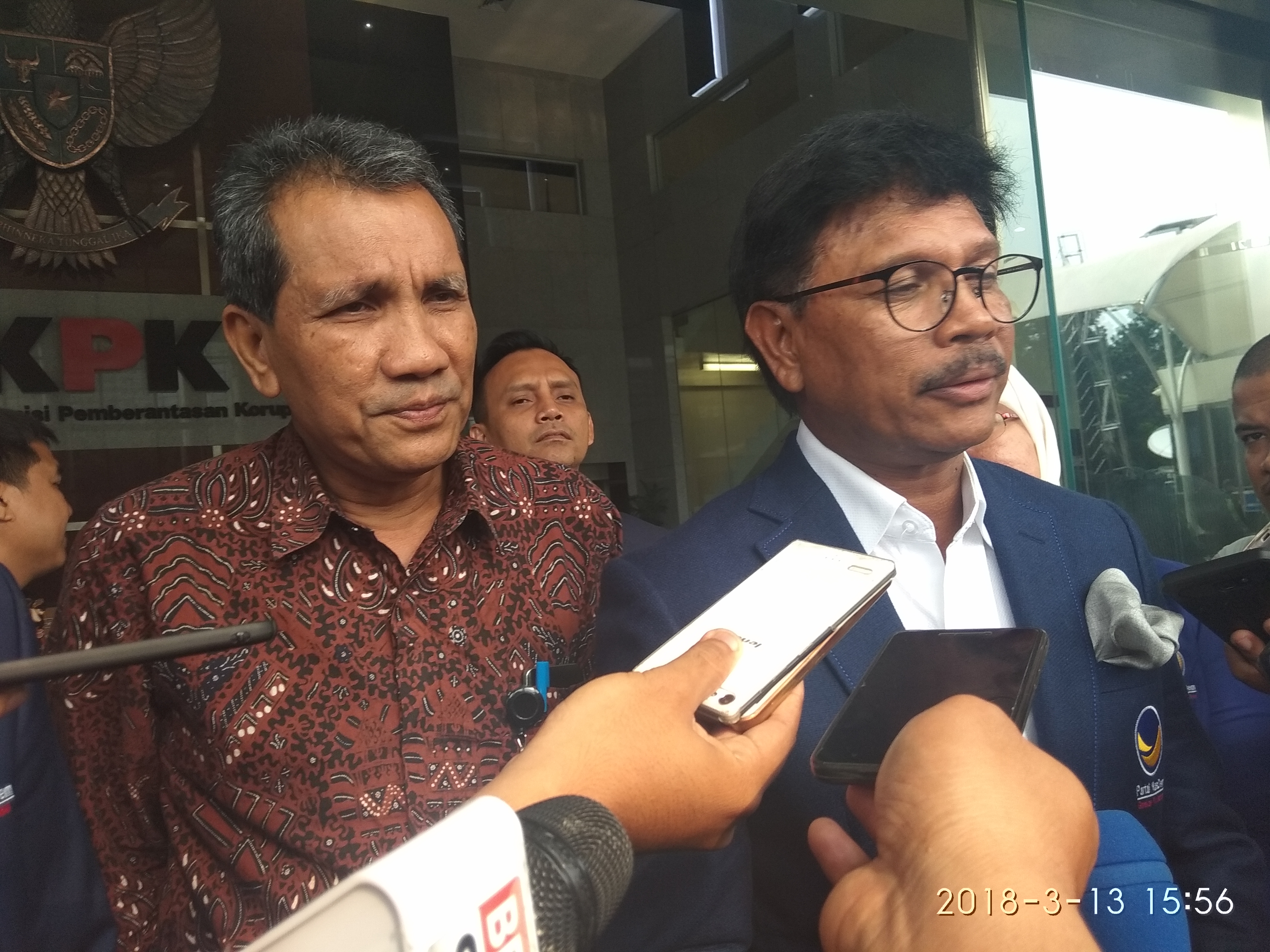 Deputi Bidang Pencegahan KPK Pahala Nainggolan dan Sekjen Partai Nasdem Johnny G. Plate selesai melakukan pertemuan di gedung KPK (Foto: Januardi Husin)