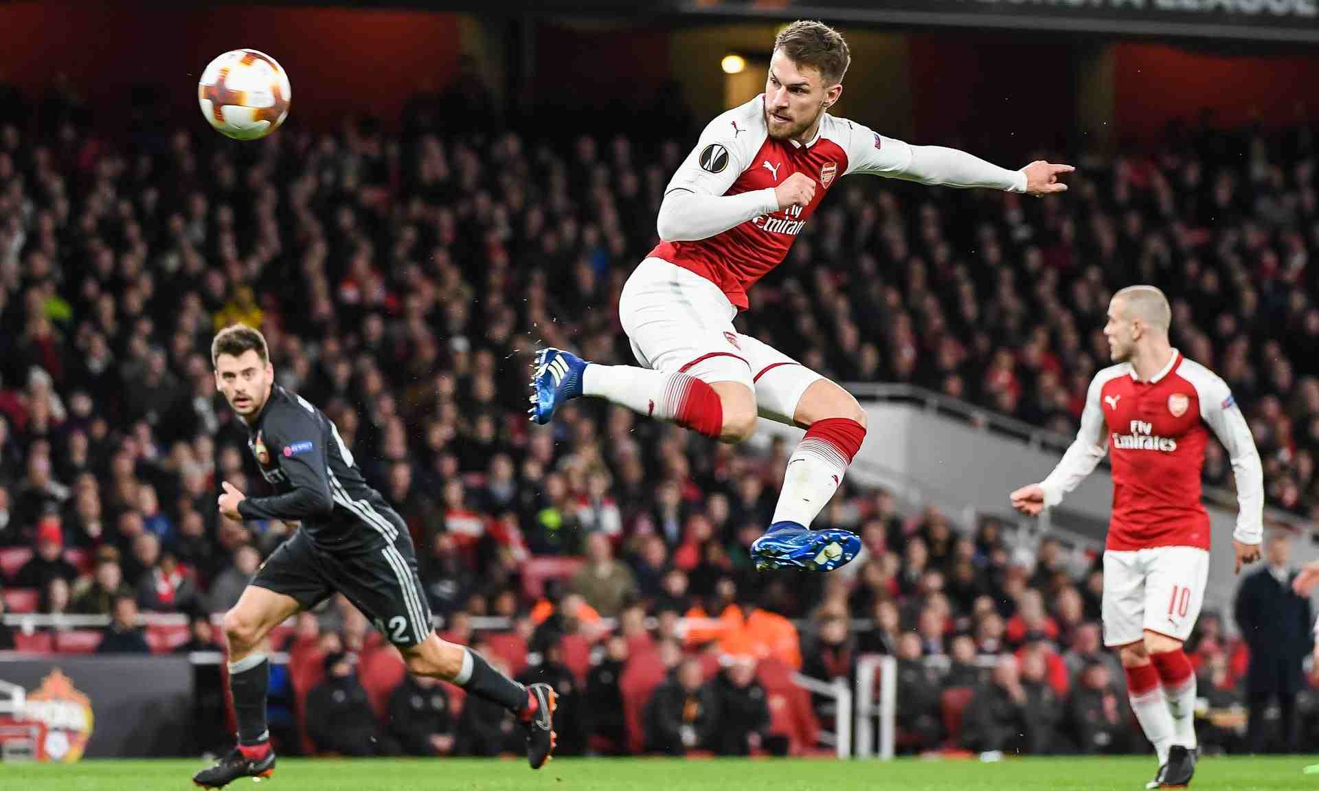Pemain Arsenal Aaron Ramsey mencetak gol indah ke gawang CSKA Moscow (foto: ProSports)
