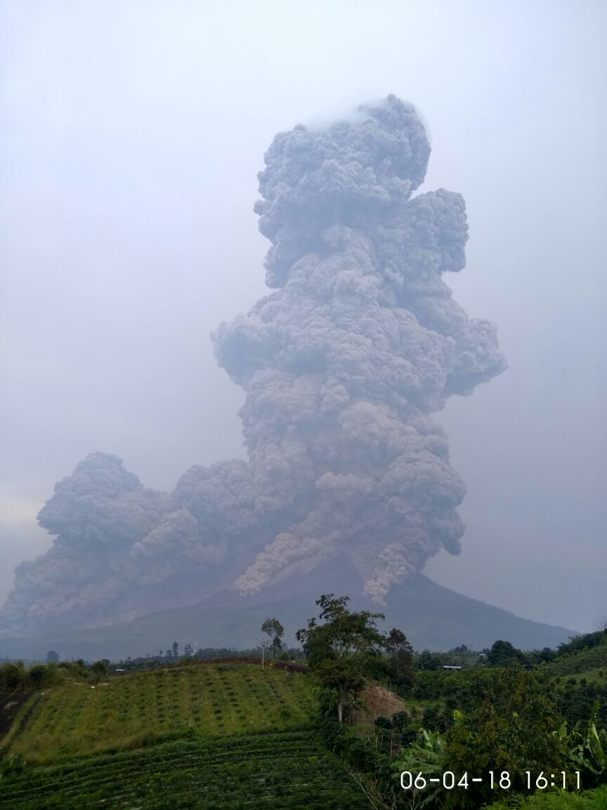 Gunung Sinabung kembali erupsi. (doc.bnpb)